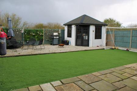 4 bedroom Semi-detached house for sale in Maple Close, Brigg, DN20