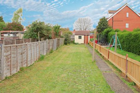 3 bedroom Terraced House for sale in Glebe Road, Brigg, DN20