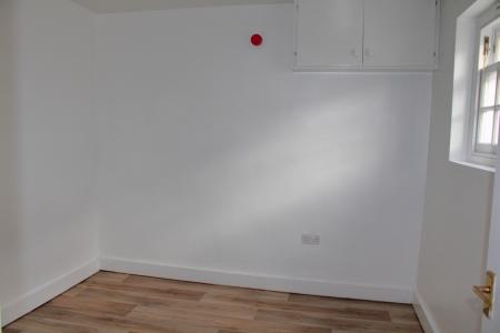 1 bedroom Flat to let in Market Place, Brigg, DN20