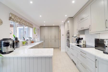 3 bedroom Bungalow for sale in Barley Close, Hibaldstow, DN20