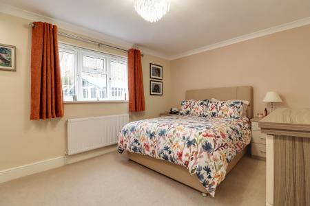 3 bedroom Bungalow for sale in Barley Close, Hibaldstow, DN20