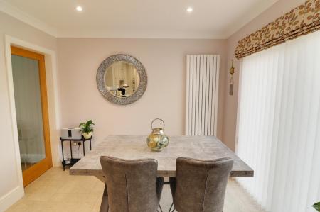 3 bedroom Bungalow for sale in Barley Close, Hibaldstow, DN20