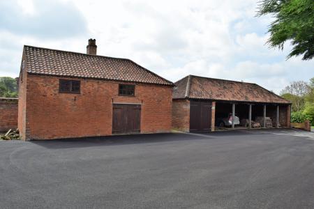 5 bedroom Detached house for sale in 1 Front Street, Elsham, DN20