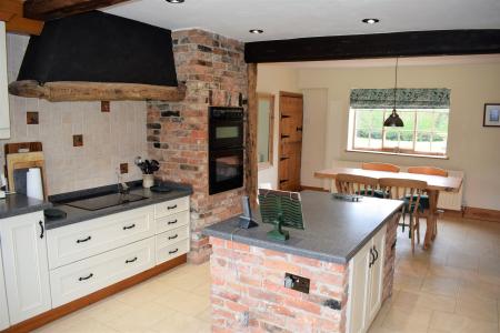 5 bedroom Detached house for sale in 1 Front Street, Elsham, DN20