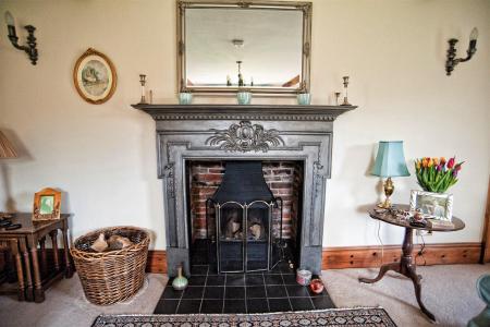 5 bedroom Detached house for sale in 1 Front Street, Elsham, DN20