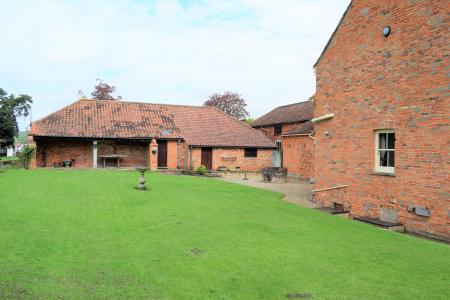 5 bedroom Detached house for sale in 1 Front Street, Elsham, DN20