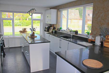 3 bedroom Detached house for sale in Grange Lane, North Kelsey, LN7