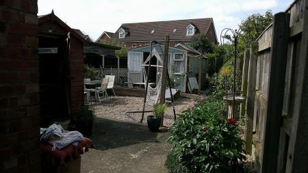 2 bedroom Terraced House to let in Glebe Road, Brigg, DN20