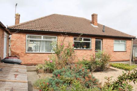 2 bedroom Detached bungalow for sale in Chapel Road, Broughton, DN20