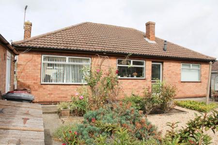 2 bedroom Detached bungalow for sale in Chapel Road, Broughton, DN20