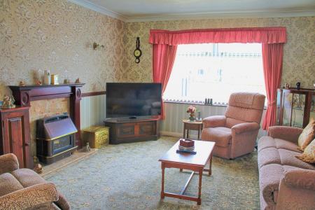 2 bedroom Detached bungalow for sale in Chapel Road, Broughton, DN20