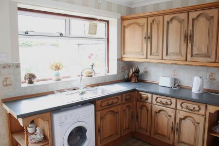 2 bedroom Detached bungalow for sale in Chapel Road, Broughton, DN20