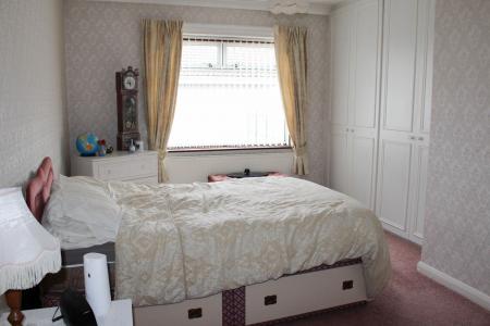 2 bedroom Detached bungalow for sale in Chapel Road, Broughton, DN20