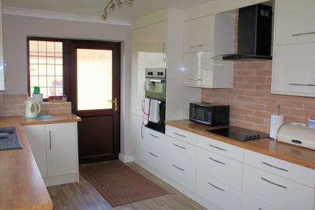 3 bedroom Detached bungalow for sale in Woods Meadow, Hibaldstow, DN20