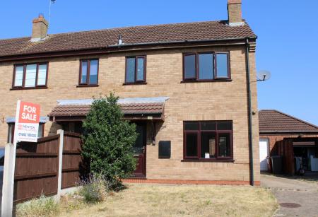 3 bedroom Semi-detached house for sale in Yarborough Crescent, Broughton, DN20