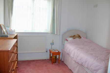 3 bedroom Semi-detached bungalow for sale in Kent Drive, Hibaldstow, DN20