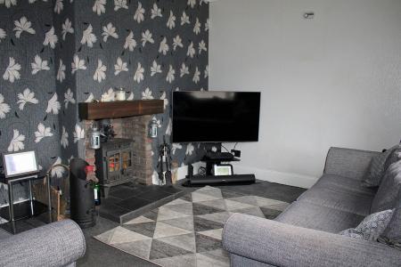 4 bedroom Semi-detached house for sale in Ash Grove, Brigg, DN20
