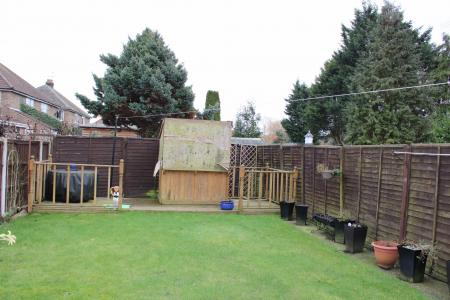 4 bedroom Semi-detached house for sale in Ash Grove, Brigg, DN20