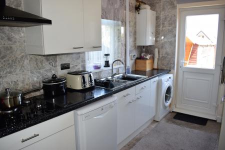 2 bedroom Semi-detached house for sale in Ermine Street, Broughton, DN20
