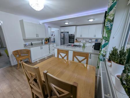 3 bedroom Detached bungalow for sale in Main Street, Worlaby, DN20