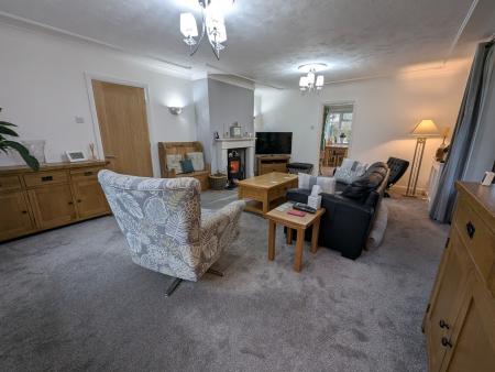3 bedroom Detached bungalow for sale in Main Street, Worlaby, DN20