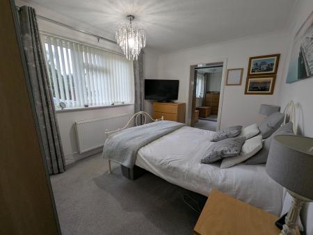 3 bedroom Detached bungalow for sale in Main Street, Worlaby, DN20