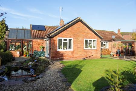 3 bedroom Detached bungalow for sale in Main Street, Worlaby, DN20