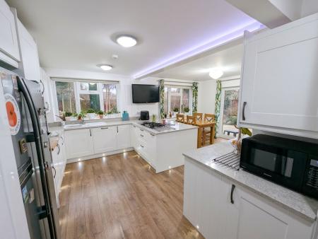 3 bedroom Detached bungalow for sale in Main Street, Worlaby, DN20