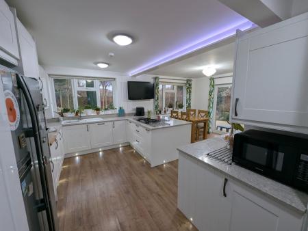 3 bedroom Detached bungalow for sale in Main Street, Worlaby, DN20