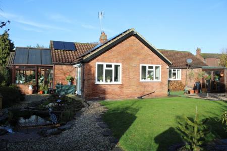 3 bedroom Detached bungalow for sale in Main Street, Worlaby, DN20