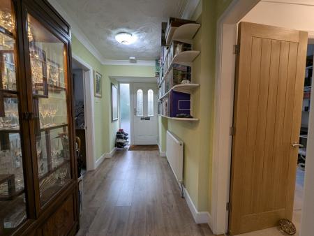 3 bedroom Detached bungalow for sale in Main Street, Worlaby, DN20