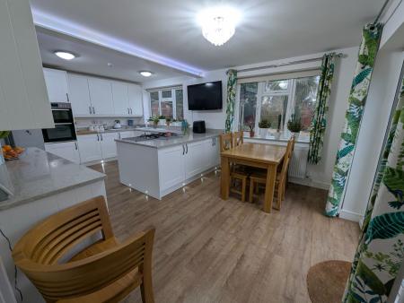 3 bedroom Detached bungalow for sale in Main Street, Worlaby, DN20