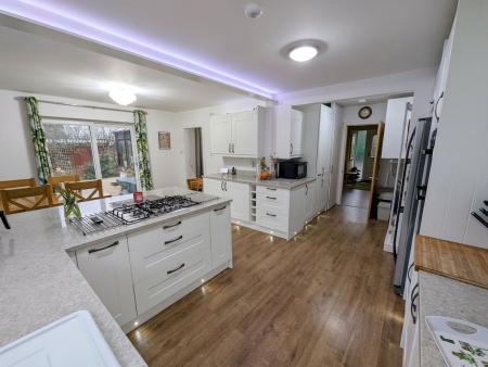 3 bedroom Detached bungalow for sale in Main Street, Worlaby, DN20