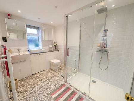 3 bedroom Detached bungalow for sale in Main Street, Worlaby, DN20
