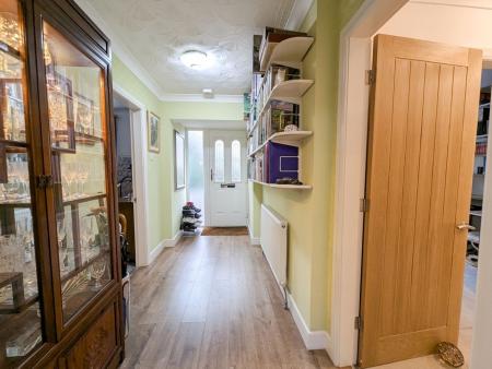 3 bedroom Detached bungalow for sale in Main Street, Worlaby, DN20