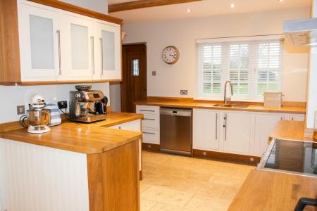 4 bedroom Detached house for sale in Owmby Lane, North Kelsey Moor, LN7