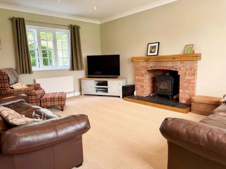 4 bedroom Detached house for sale in Owmby Lane, North Kelsey Moor, LN7