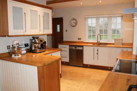 4 bedroom Detached house for sale in Owmby Lane, North Kelsey Moor, LN7