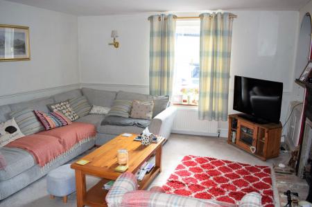 4 bedroom Detached house for sale in Plough Hill, Caistor, LN7