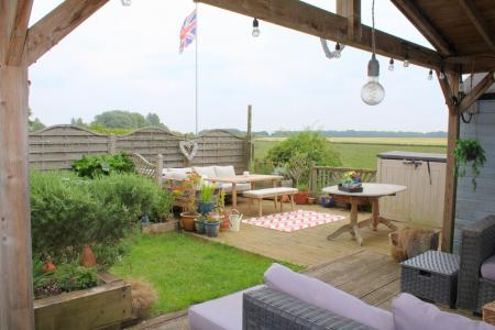 5 bedroom Detached house for sale in Greenfield Drive, Hibaldstow, DN20