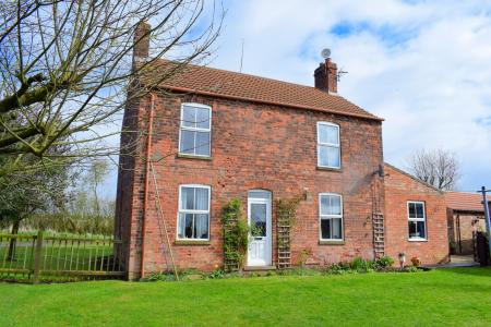 4 bedroom Detached house for sale in Barrowling Farm, Carr Road, North Kelsey, Market Rasen, LN7 6LG