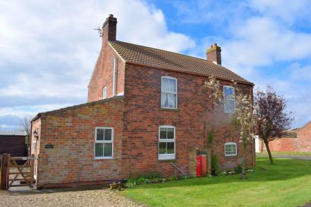 4 bedroom Detached house for sale in Barrowling Farm, Carr Road, North Kelsey, Market Rasen, LN7 6LG