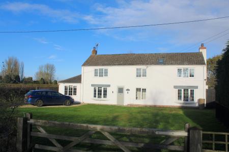 4 bedroom Detached house for sale in Caistor Road, North Kelsey Moor, LN7