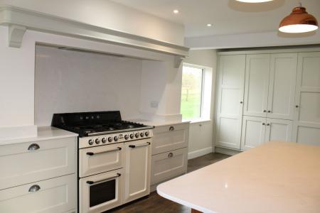4 bedroom Detached house for sale in Caistor Road, North Kelsey Moor, LN7