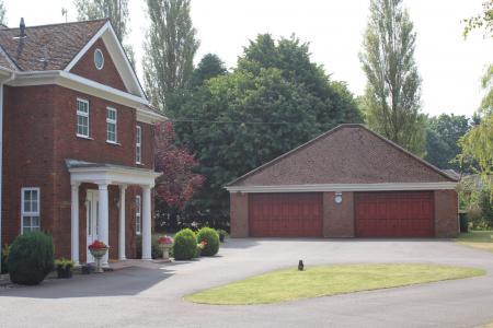5 bedroom Detached house for sale in Kirton Road, Greetwell, DN20