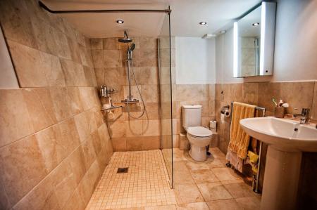 5 bedroom Detached house for sale in Front Street, Elsham, DN20