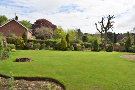 5 bedroom Detached house for sale in Front Street, Elsham, DN20