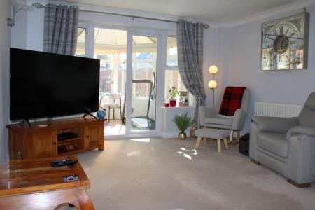 3 bedroom Terraced House for sale in Kingfisher Close, Scawby Brook, DN20