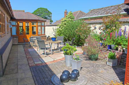 3 bedroom Detached house for sale in Fox Covert, Hibaldstow, DN20