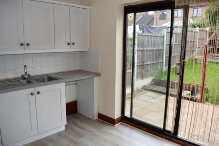 2 bedroom Semi-detached house to let in Woodland View, Barnetby, DN38